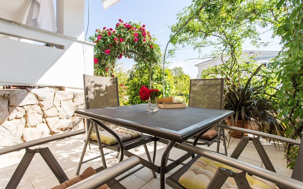 Apartments Frgacic Baška Eksteriør bilde