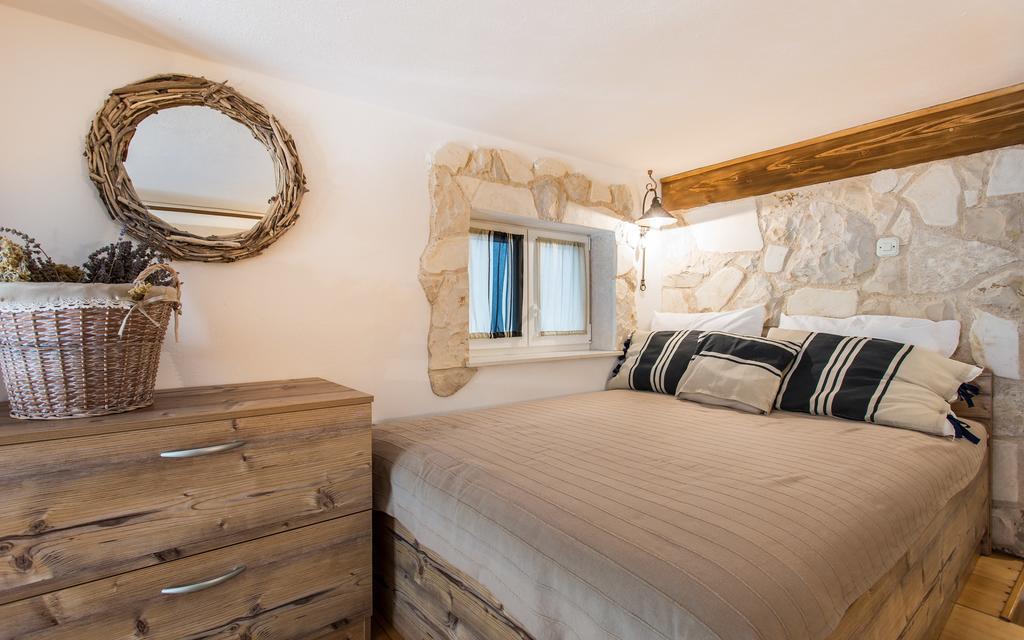 Apartments Frgacic Baška Eksteriør bilde