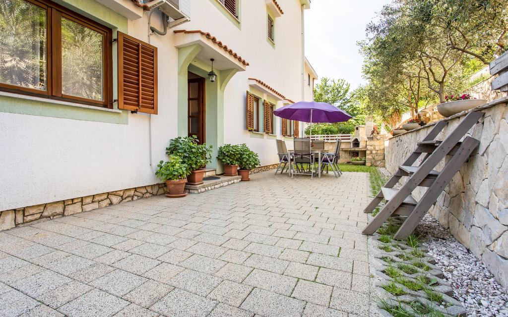 Apartments Frgacic Baška Eksteriør bilde