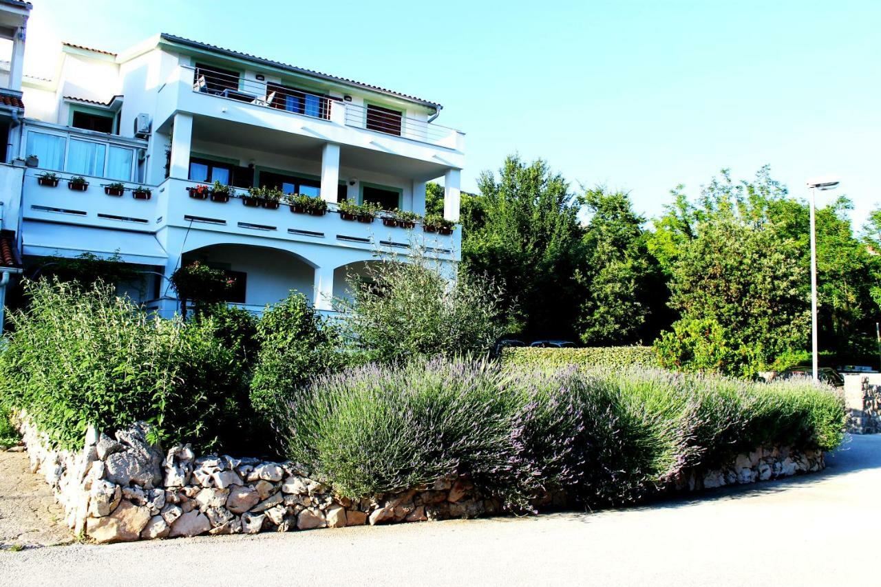 Apartments Frgacic Baška Eksteriør bilde
