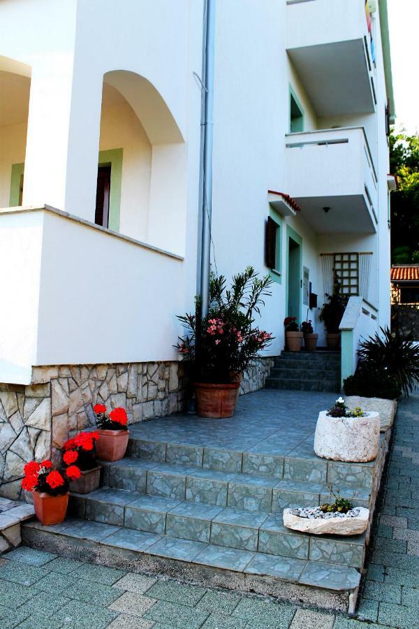 Apartments Frgacic Baška Eksteriør bilde