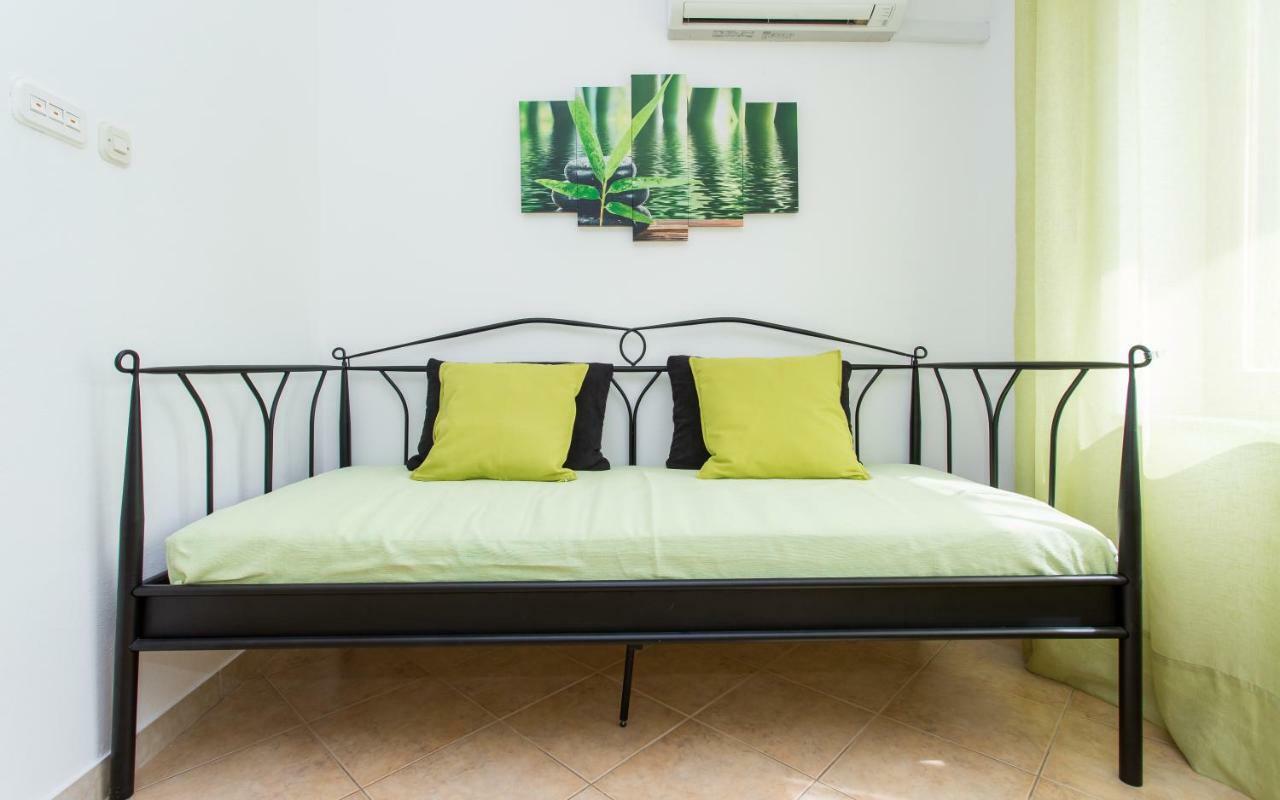 Apartments Frgacic Baška Eksteriør bilde